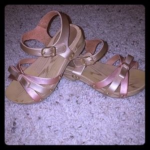 Pink/gold dress shoes